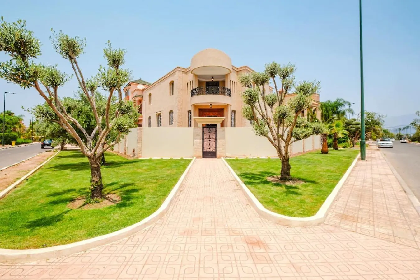 Very Comfortable Villa In The Heart Of Marrakechs kontakt